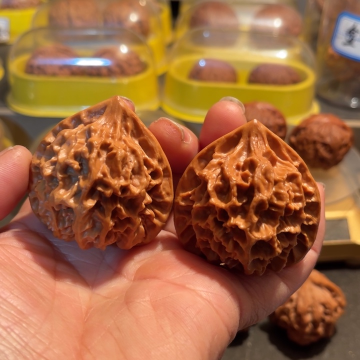 文玩核桃把件龙鳞45