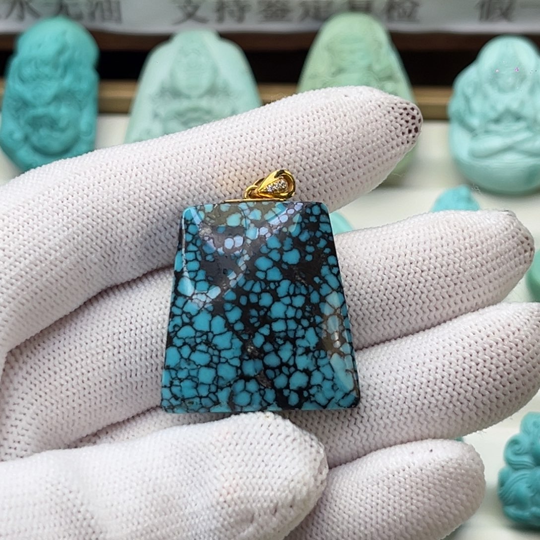 绿松石18K金镶嵌珠宝奇石乌兰花无事牌