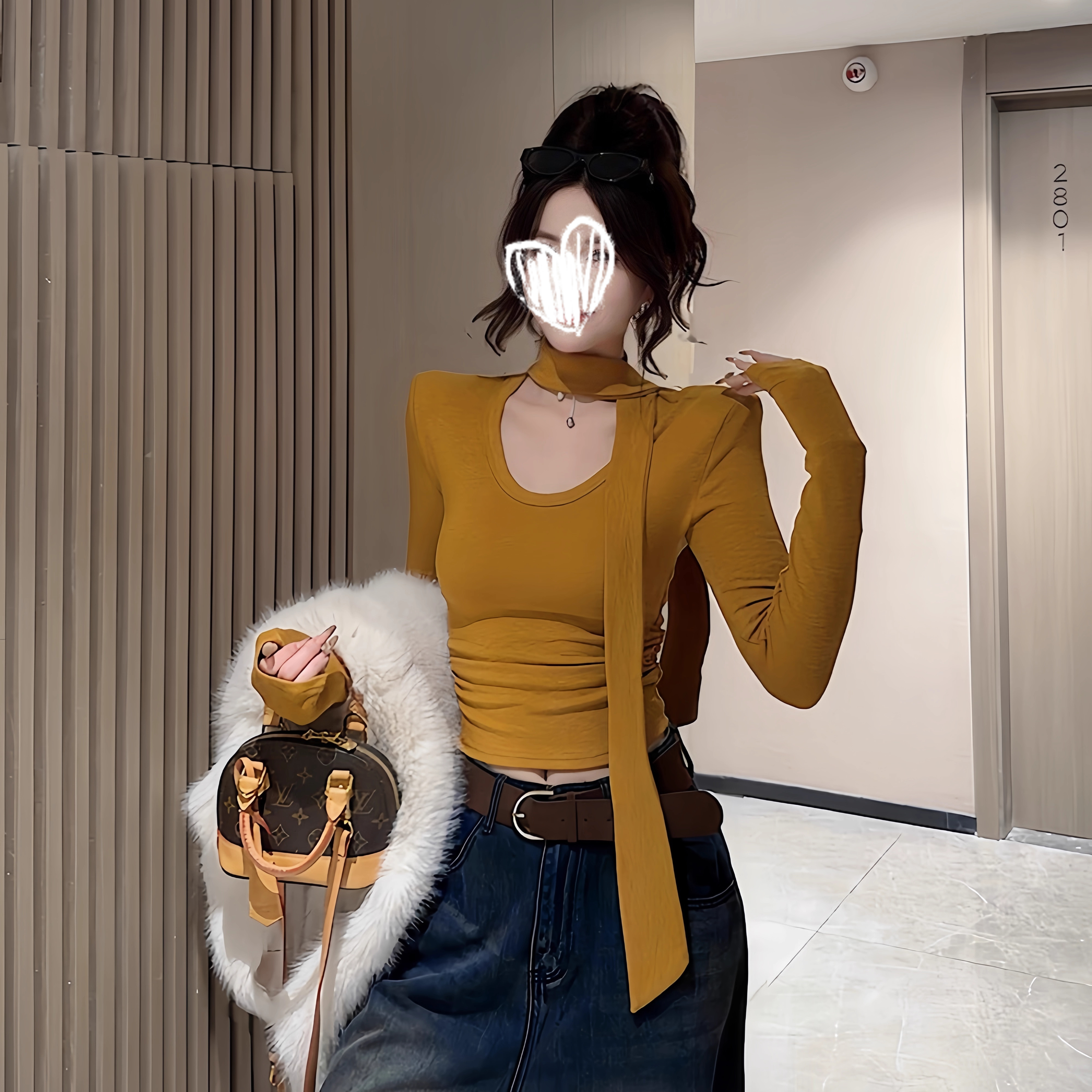 韩系简约气质飘带长袖T恤女2025年秋冬新款修身打底衫加绒U领上衣