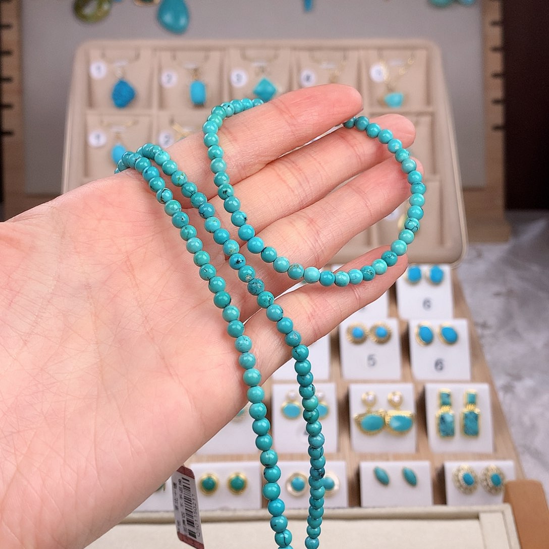 绿松石颈饰未镶嵌