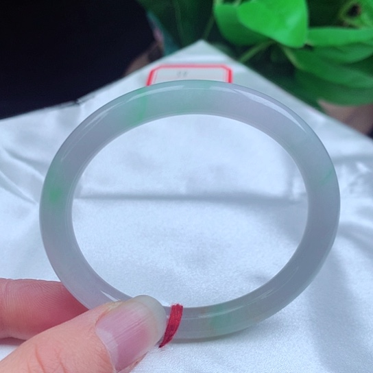 翡翠手镯未镶嵌     贵妃55 冰飘阳绿