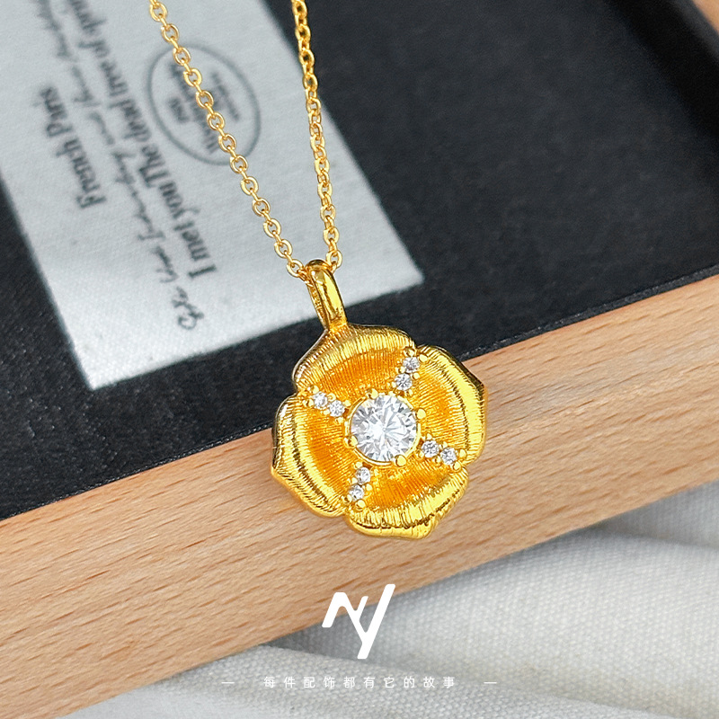 黄铜吊坠 轻奢vintager老钱风拉丝四叶草点钻吊坠项链女款不掉色