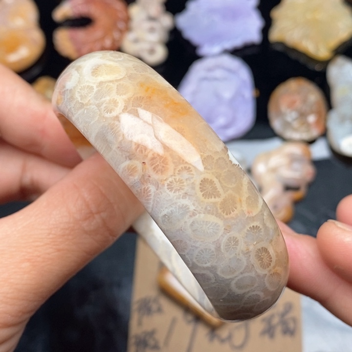 硅化珊瑚（珊瑚玉）手镯未镶嵌54,5