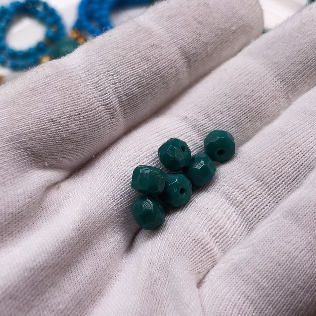 大****绿松石未镶嵌圆珠