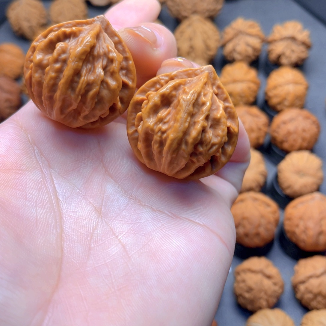 核桃文玩把件红桃A