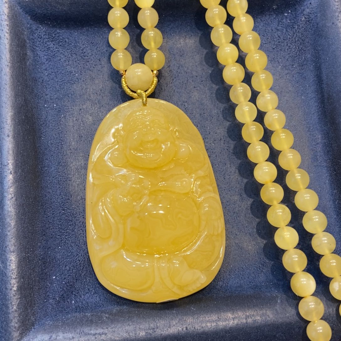 琥珀未镶嵌颈饰蜜蜡