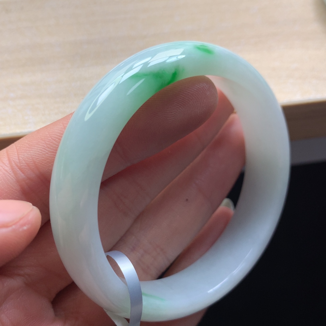 未镶嵌手镯翡翠根*地手镯