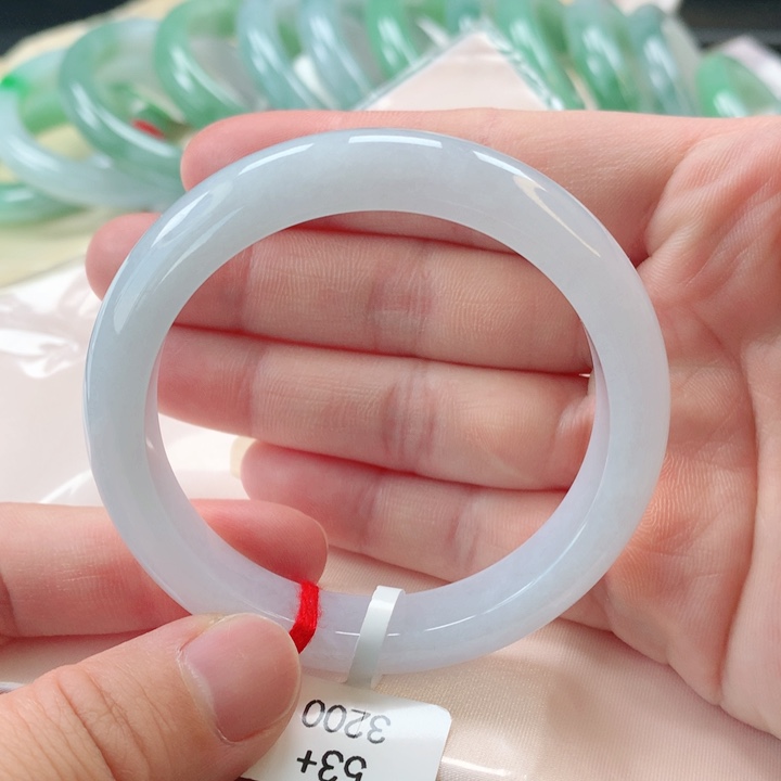 翡翠手镯未镶嵌缅甸A货翡翠手镯