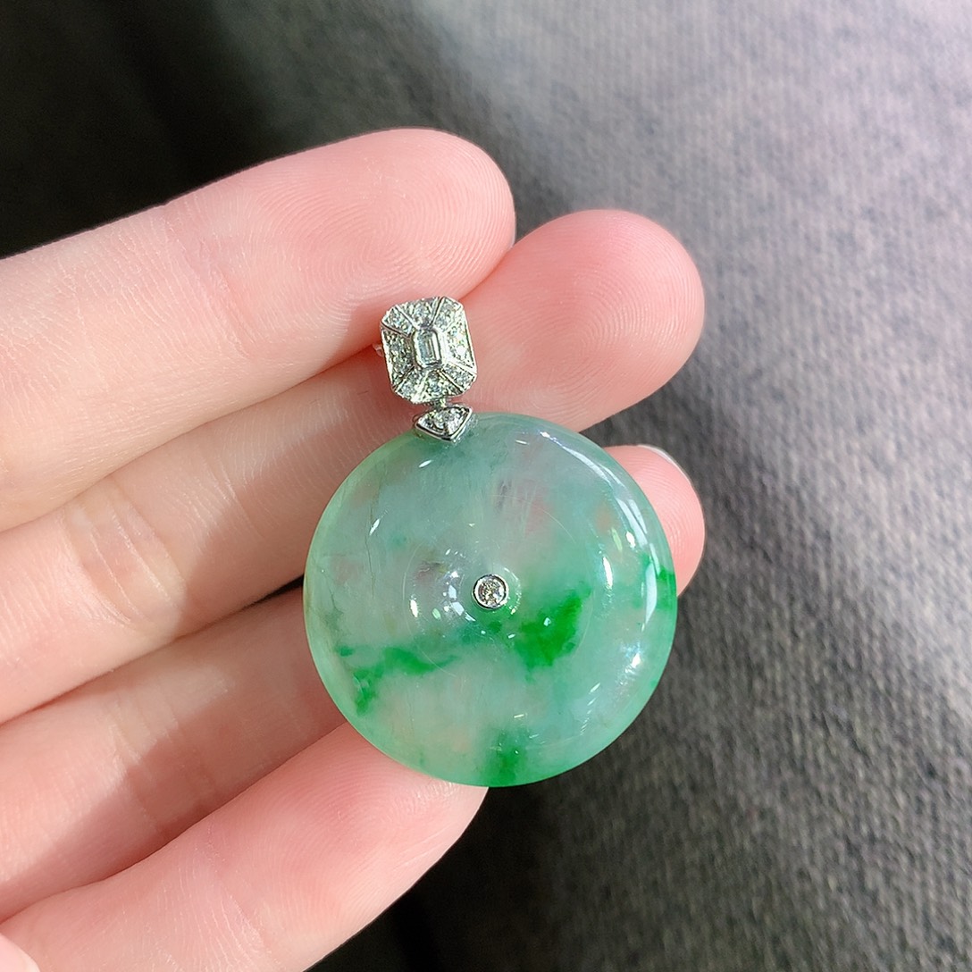 翡翠18K金镶嵌颈饰