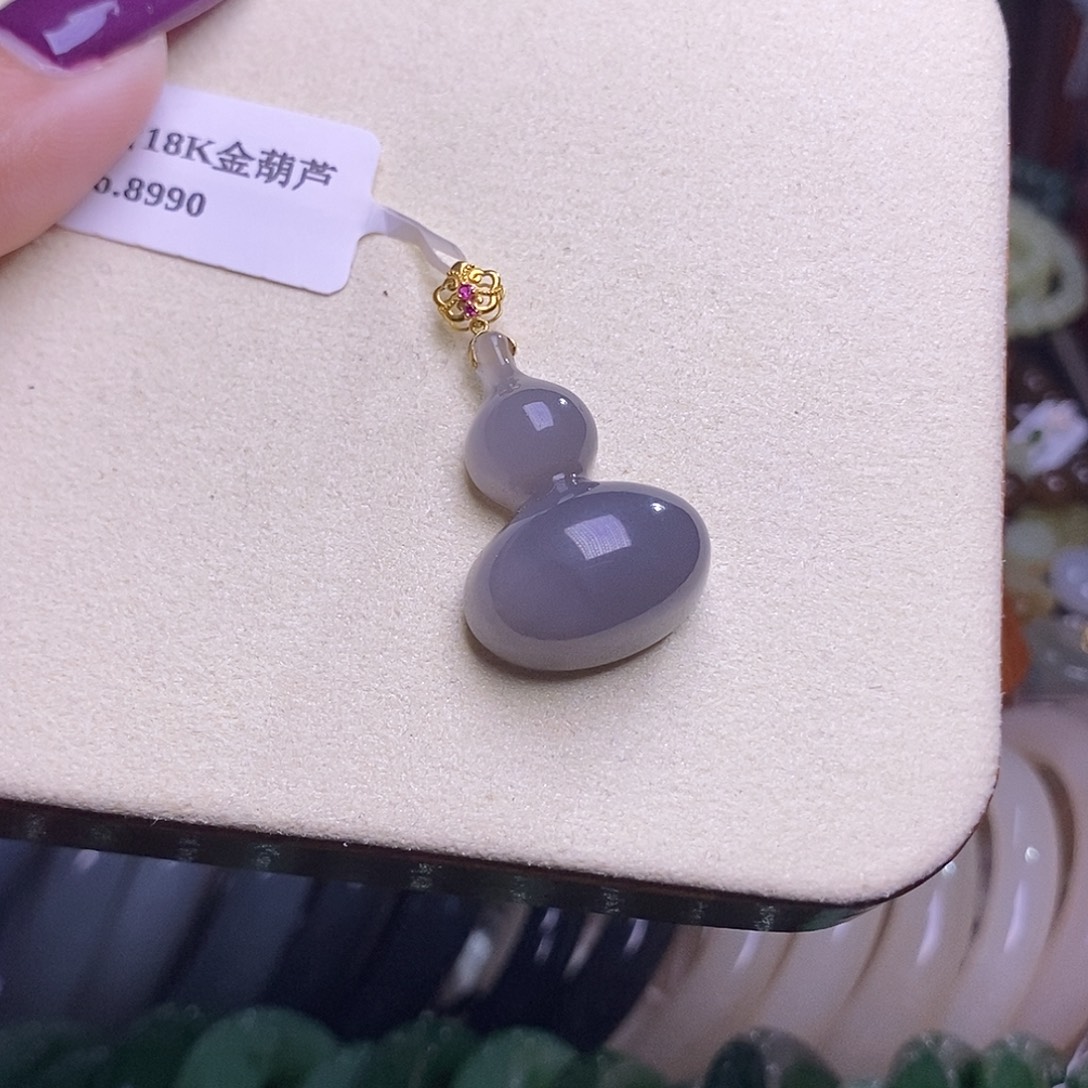 和田玉未镶嵌颈饰浓烟紫老矿料金镶葫芦