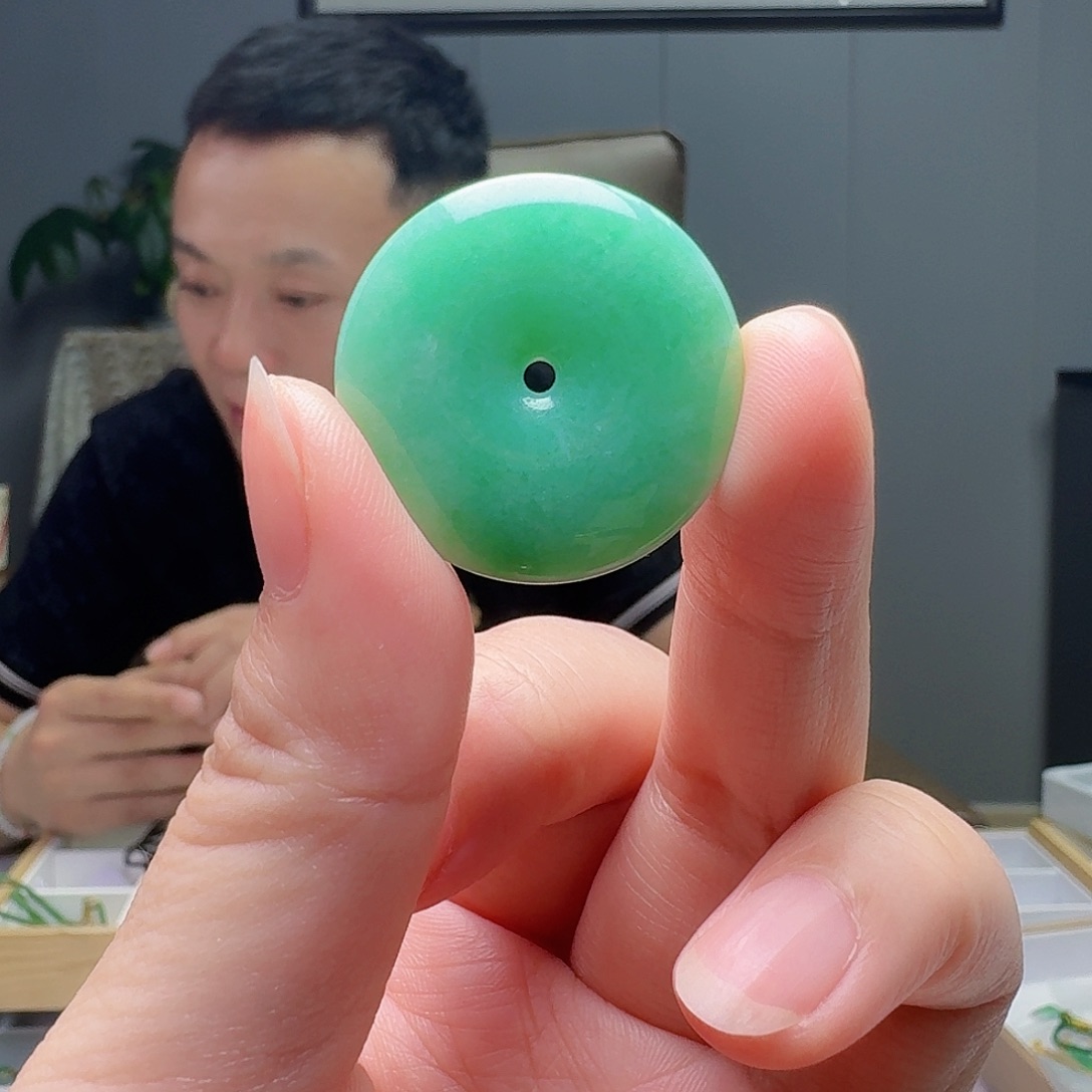 翡翠未镶嵌吊坠(赠链)天然