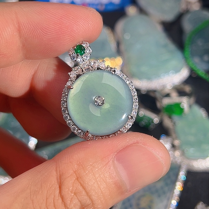 翡翠颈饰未镶嵌5555567,