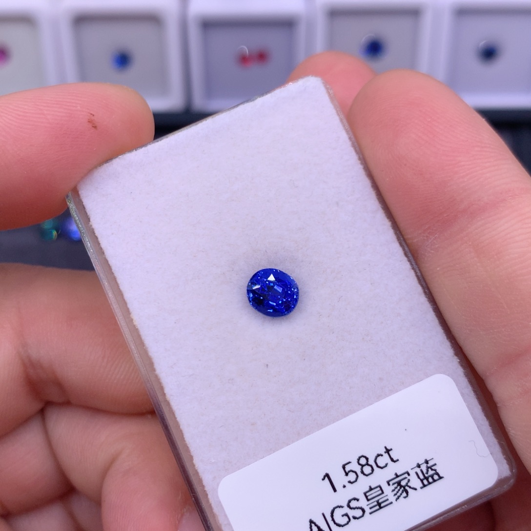 蓝宝石裸石1.58克拉皇家蓝