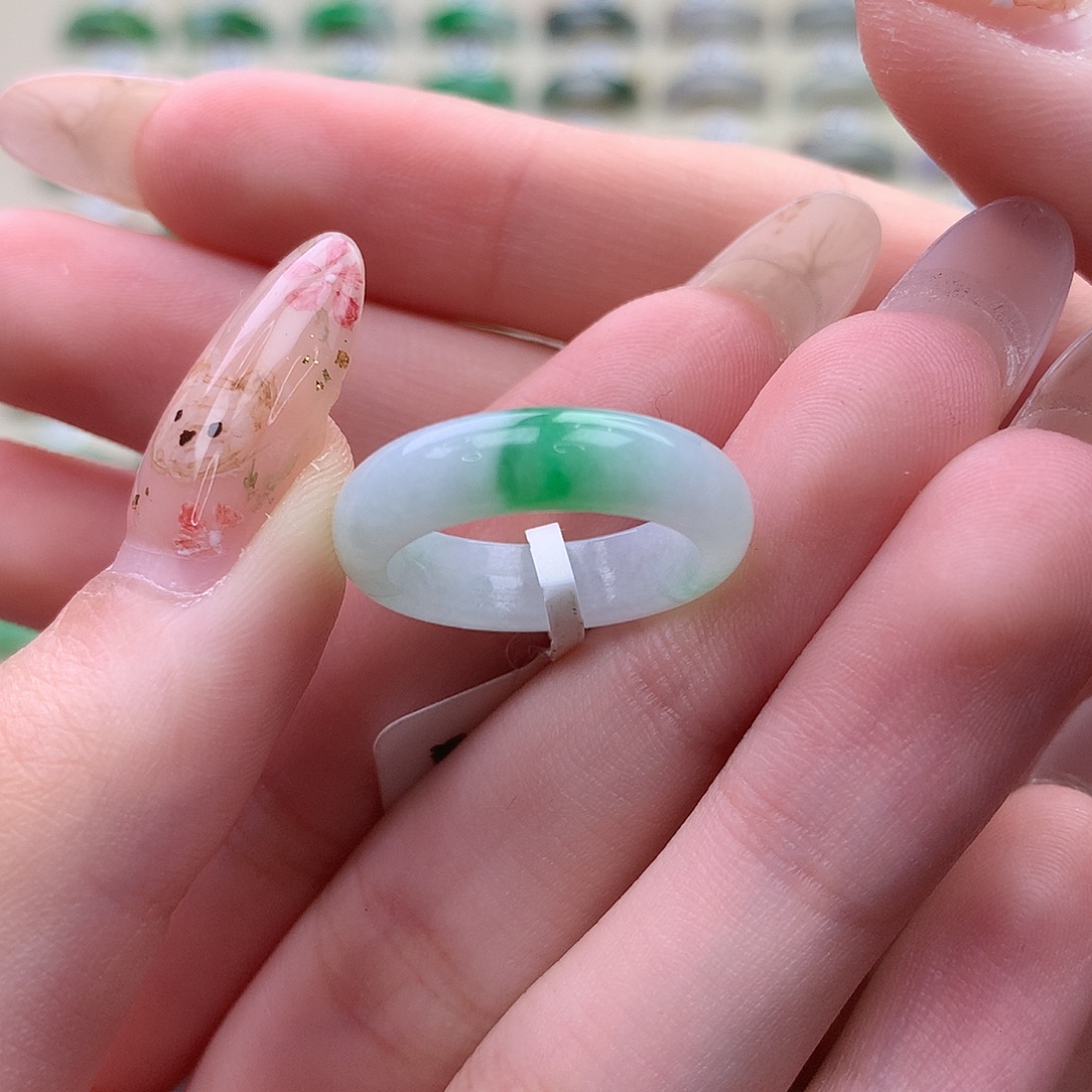 翡翠未镶嵌戒圈港13