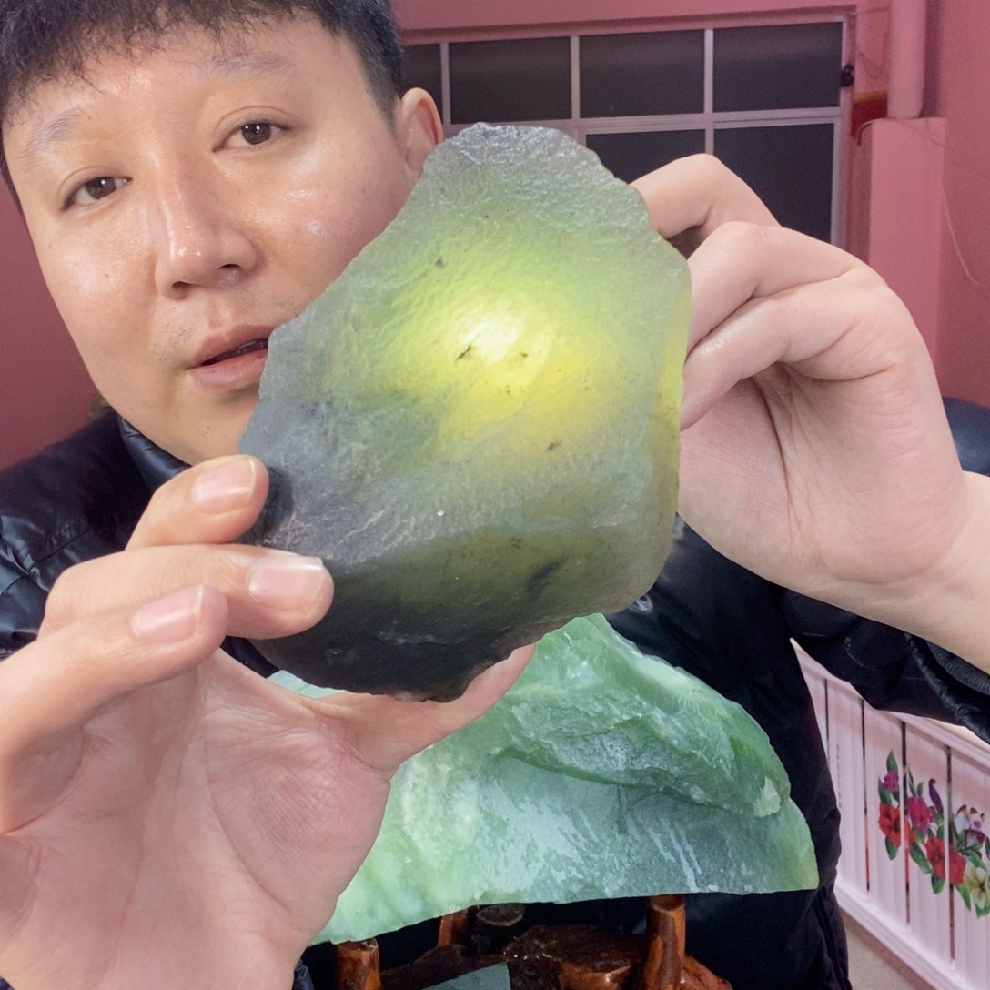 蛇纹石玉未镶嵌岫玉原石蛇纹石玉