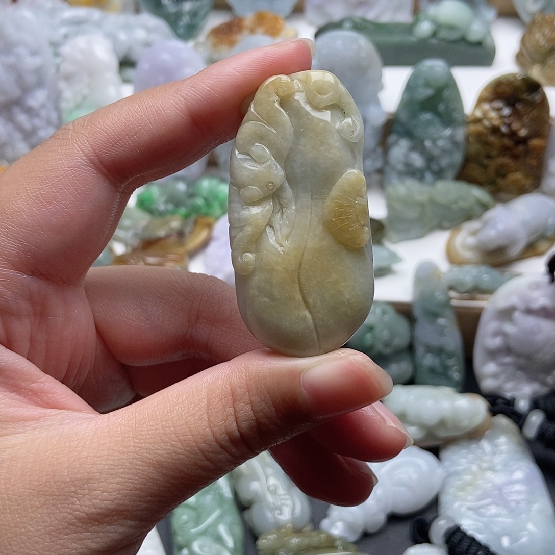 翡翠未镶嵌颈饰翡翠