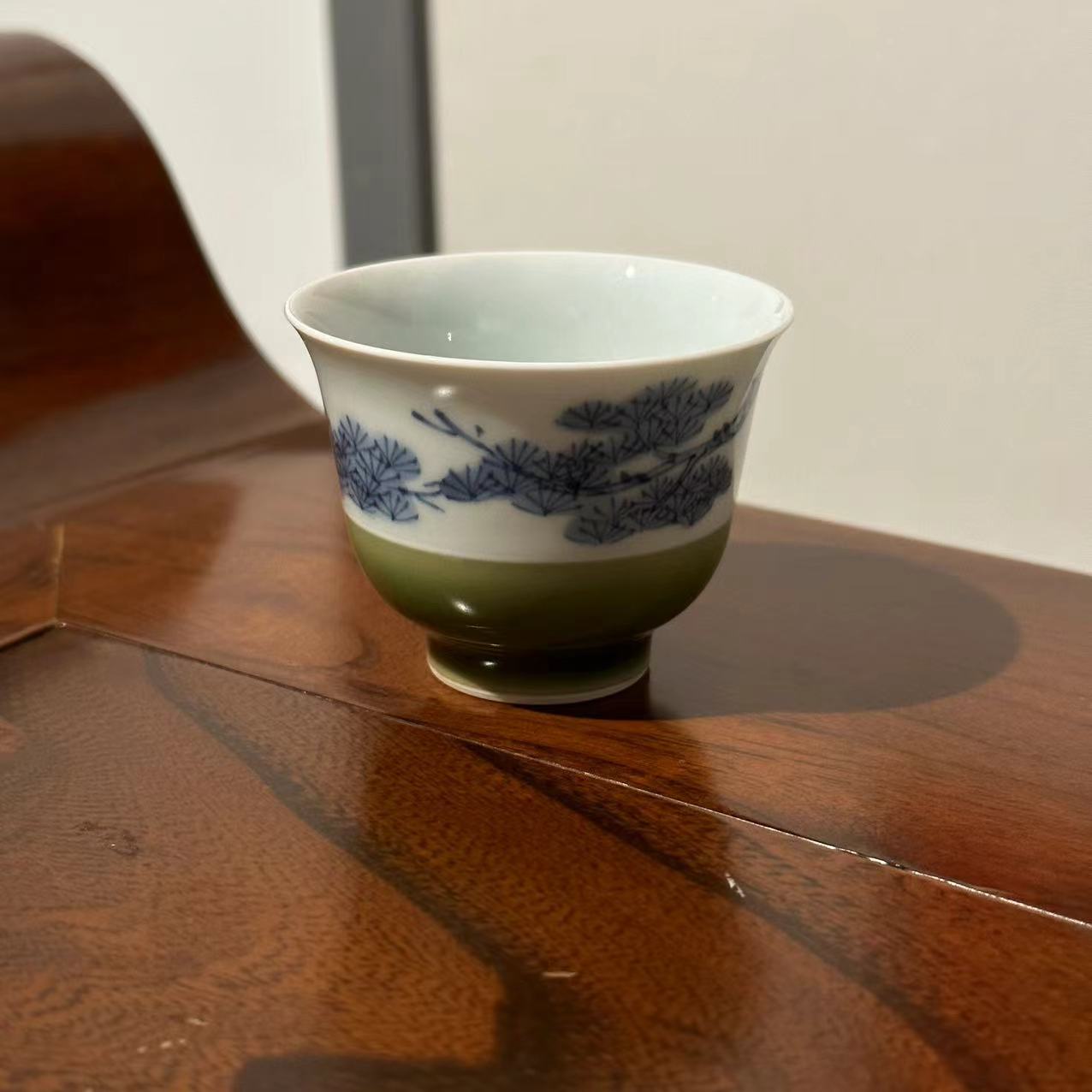 SH-2199[学茶严选]烟绿折腰松枝主人杯