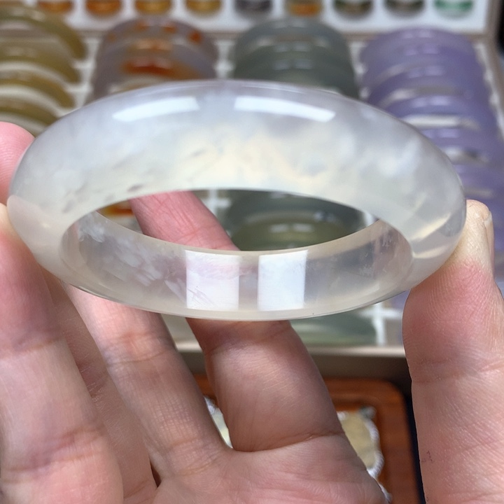 玛瑙/玉髓手镯未镶嵌