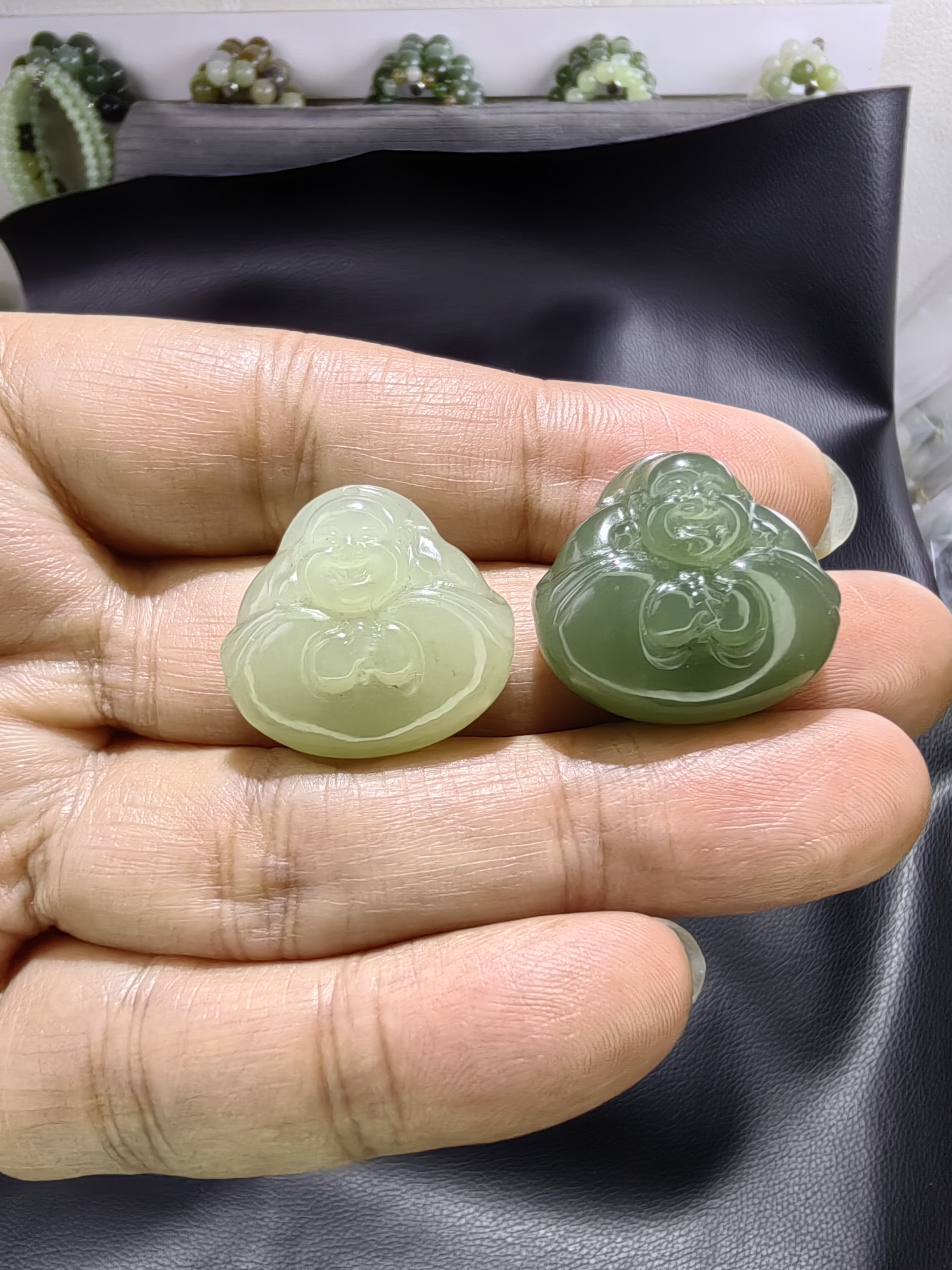 和田玉冰底老料小佛公抱抱佛。二发一。