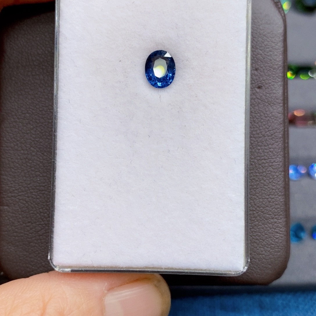 尖晶石裸石钴蓝尖晶石