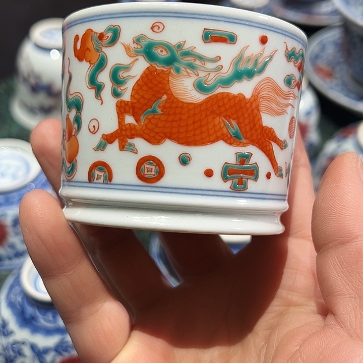 手工手绘红绿彩杯杯