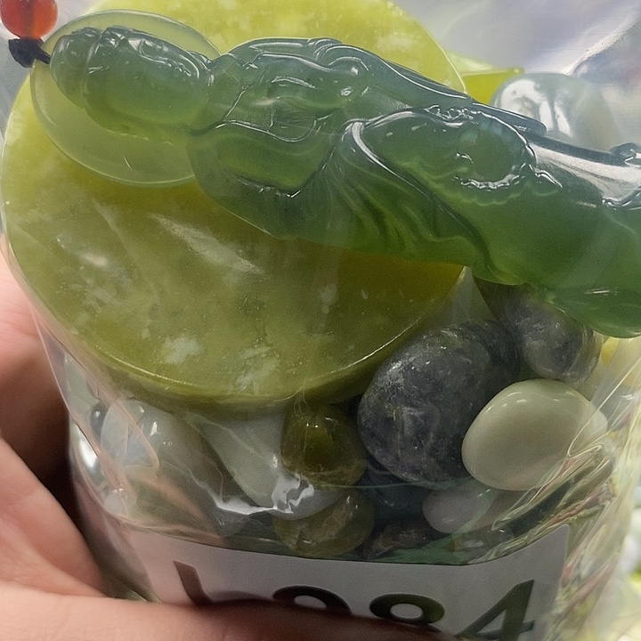 岫玉鱼缸石未镶嵌