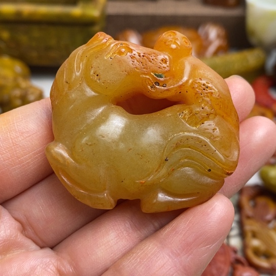 蛇纹石玉足铂镶嵌颈饰126