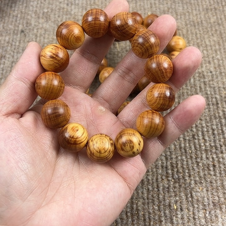 木太行崖柏1.8陈化。。。。。。