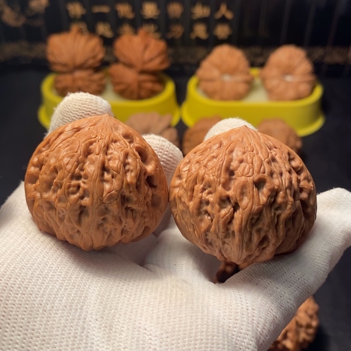 文玩核桃吊坠41.5铁锤原桩