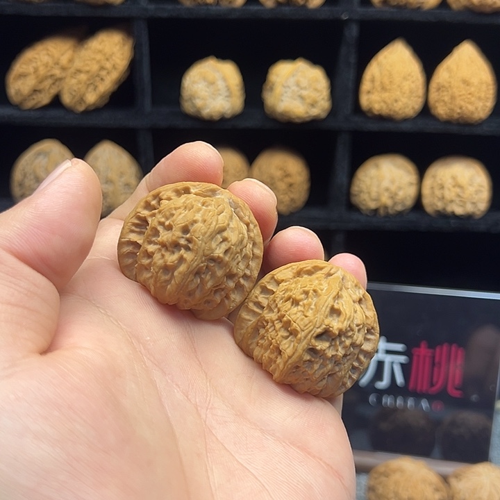 吊坠文玩核桃三角白