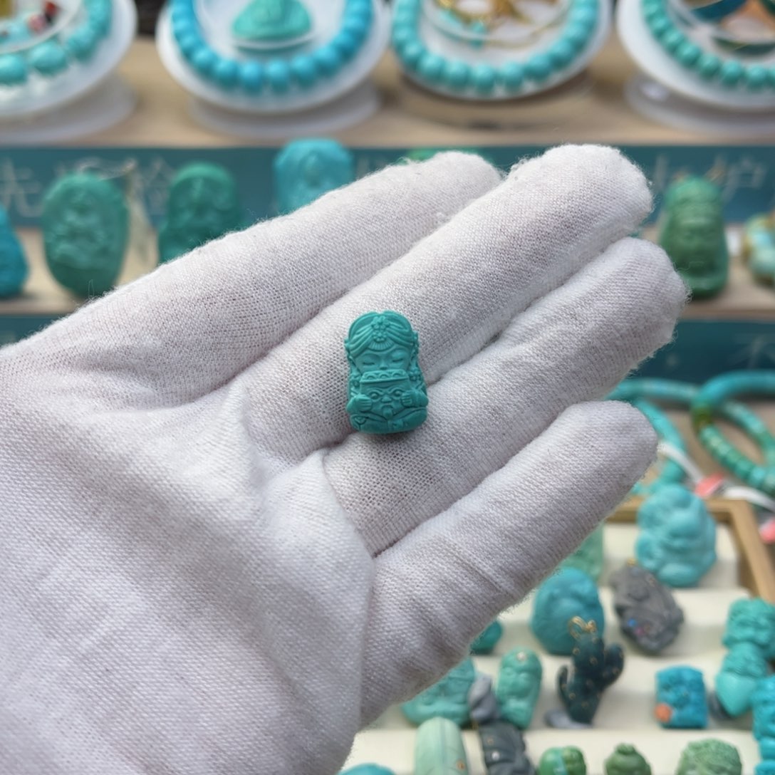 绿松石配饰未镶嵌小**?