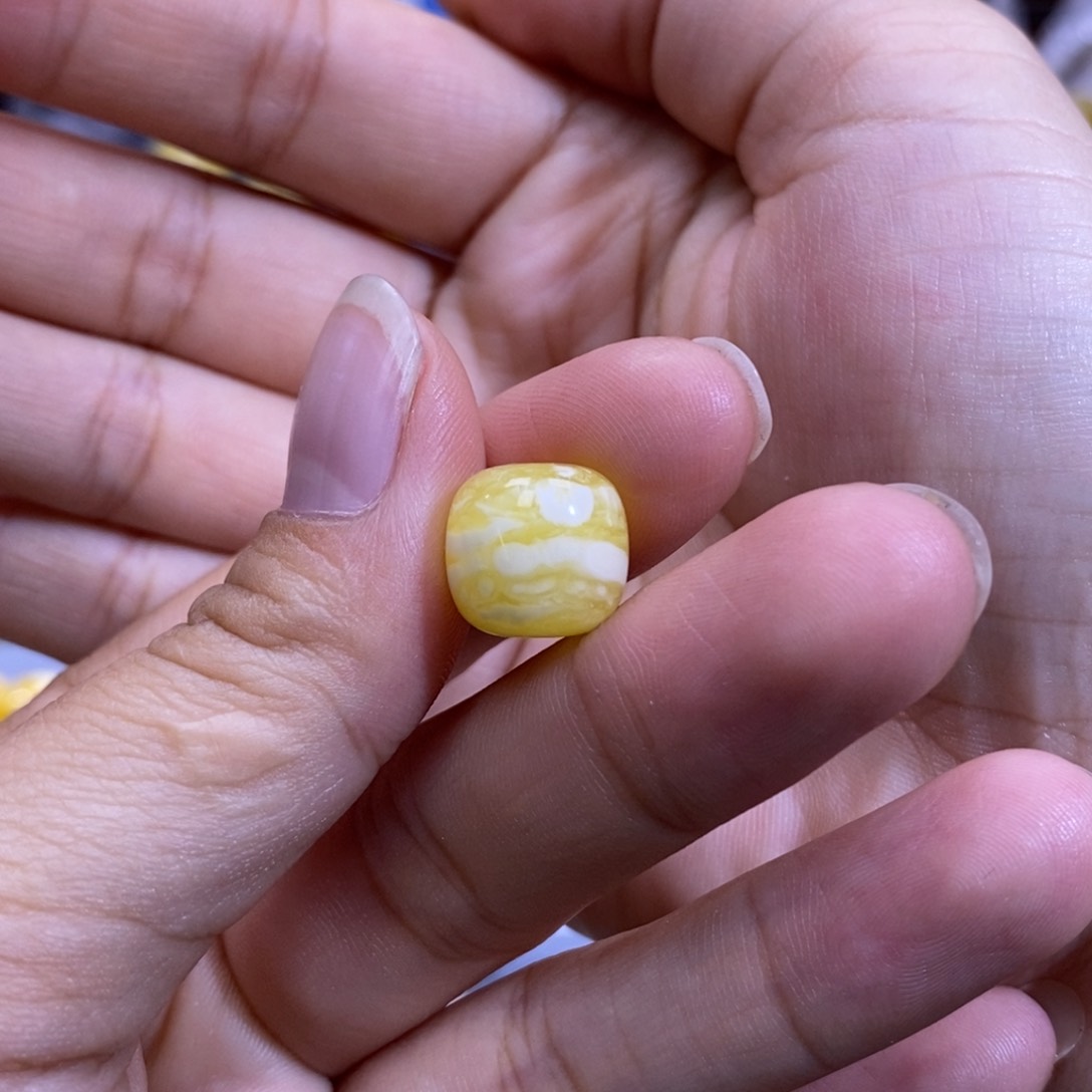 琥珀未镶嵌珠宝奇石12.3