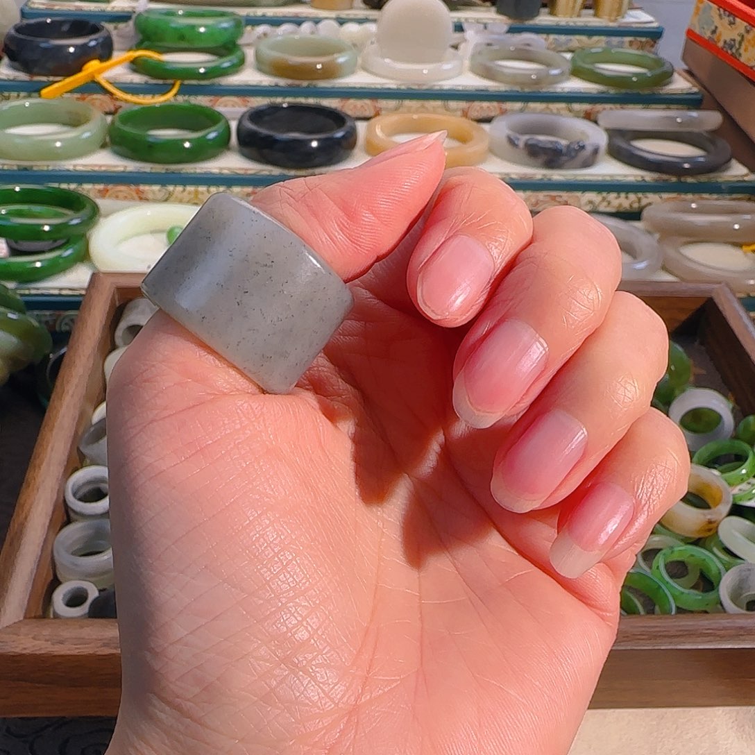 未镶嵌戒圈和田玉青花大板指