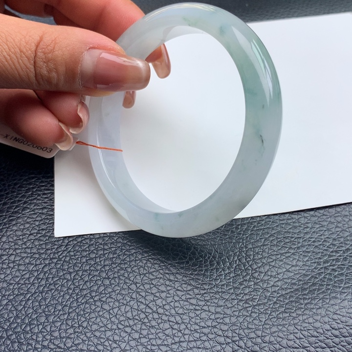 翡翠手镯未镶嵌天然翡翠手镯