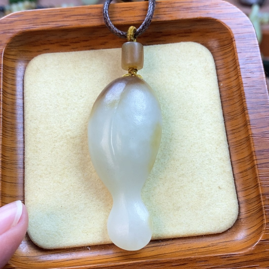 和田玉（糖玉）颈饰未镶嵌