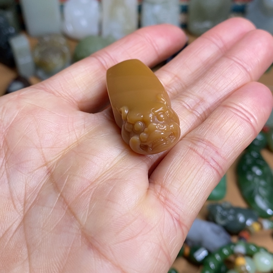 石英质玉颈饰未镶嵌