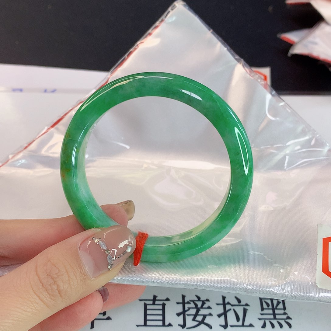 翡翠手镯未镶嵌天然翡翠A货212