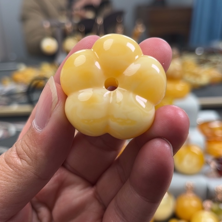 蜜蜡珠宝奇石未镶嵌