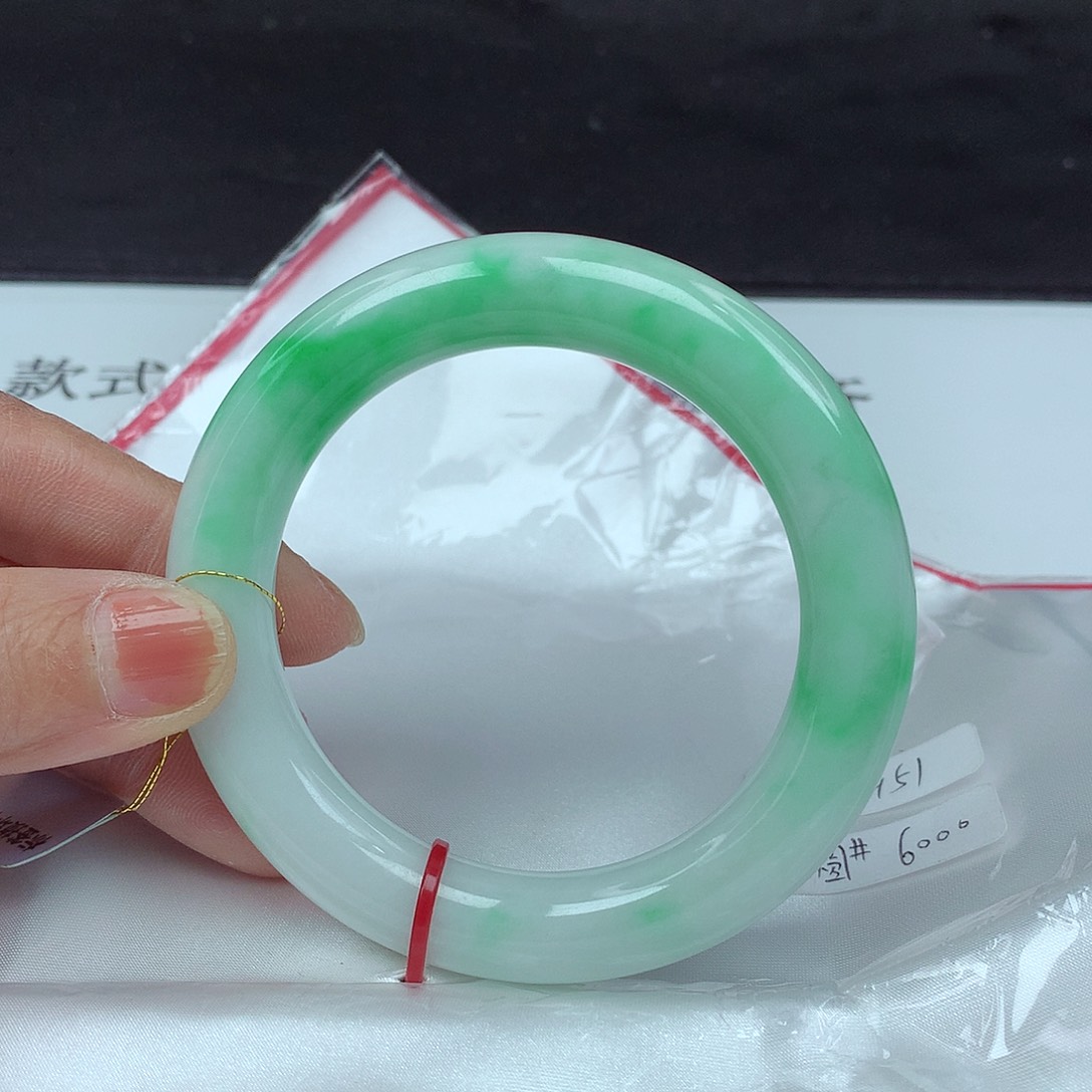 翡翠手镯未镶嵌57圈3951