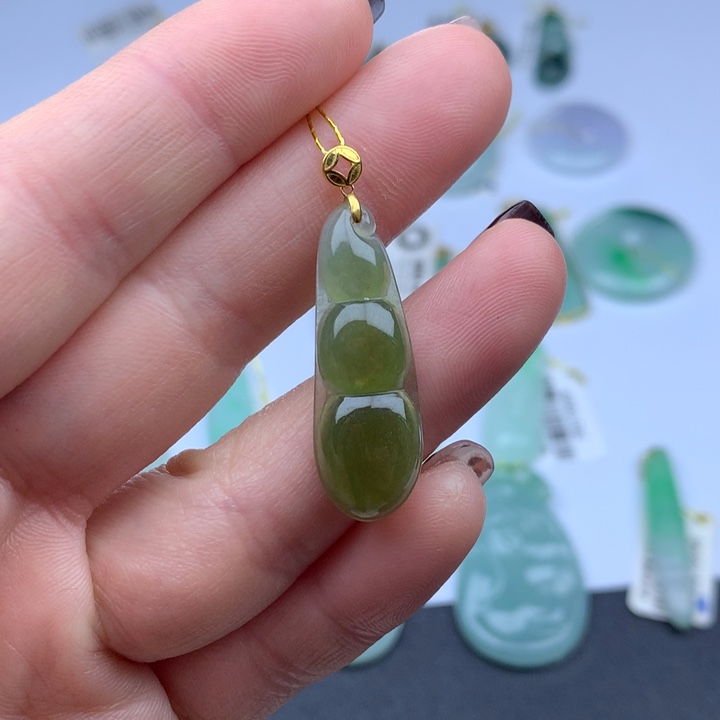 翡翠颈饰未镶嵌翡翠