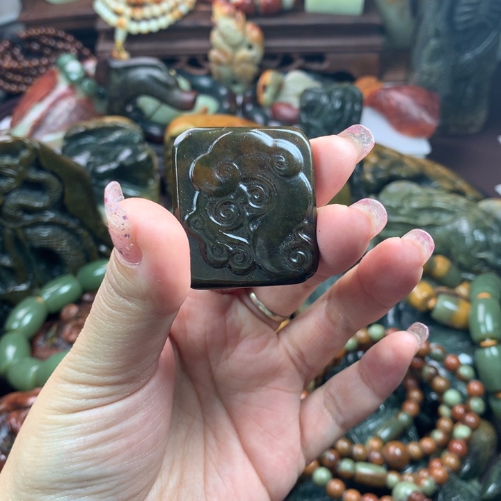 岫岩河磨玉（透闪石质玉）把件未镶嵌