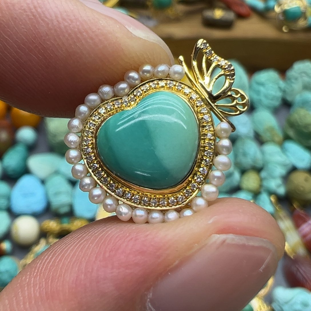 绿松石颈饰18K金镶嵌