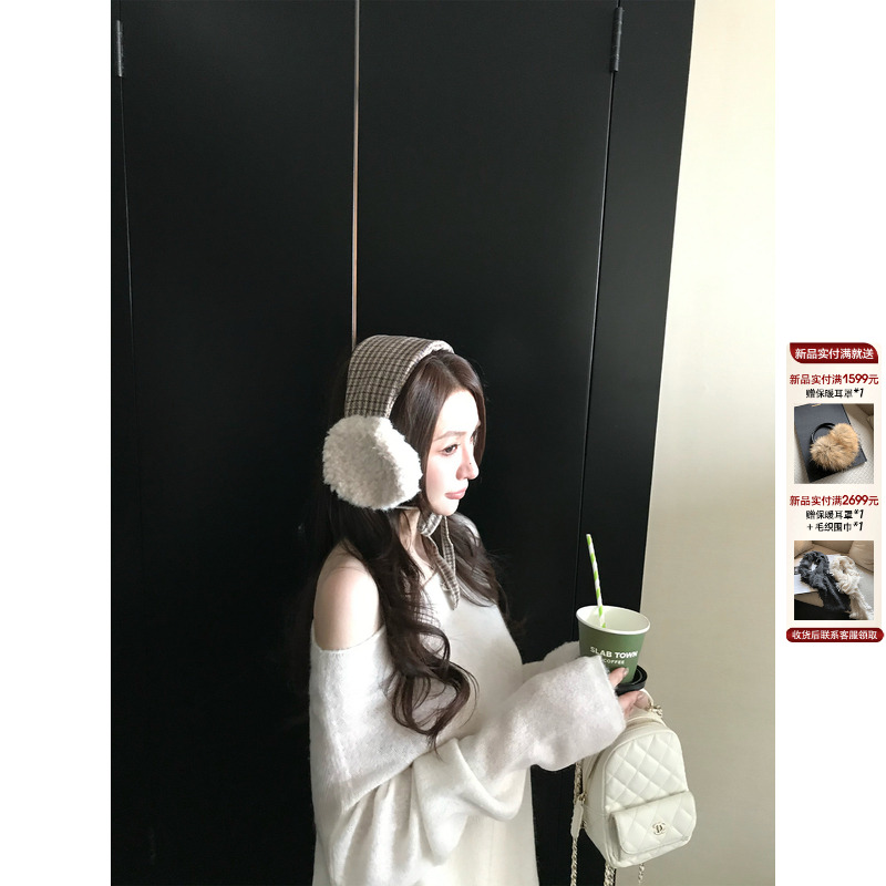 Skk Store 'Limerence见习爱神'桑丝羊绒奶呼呼软糯气质露肩毛衫