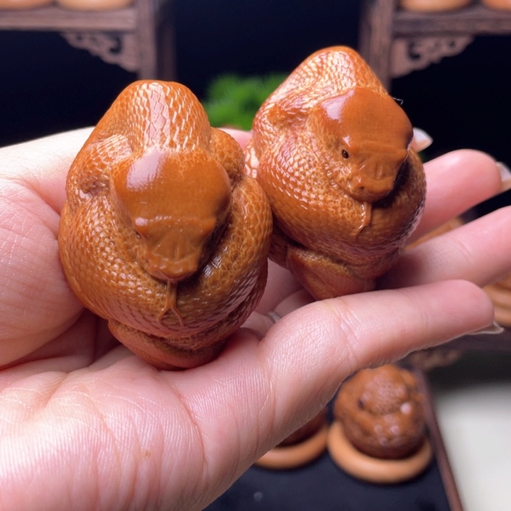 吊坠橄榄核蛇手球3.3