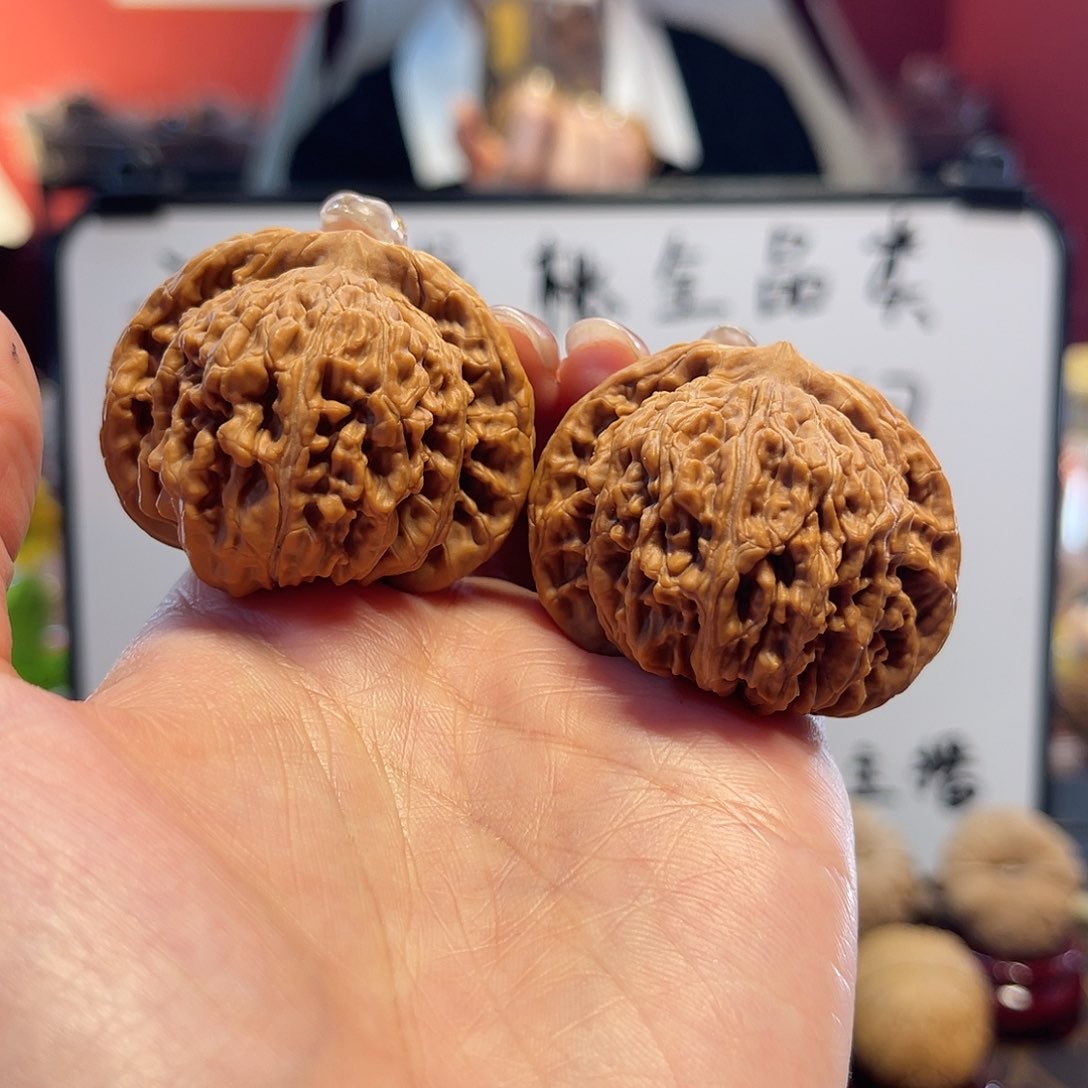 【闪购商品】文玩核桃把件43四座楼已打底