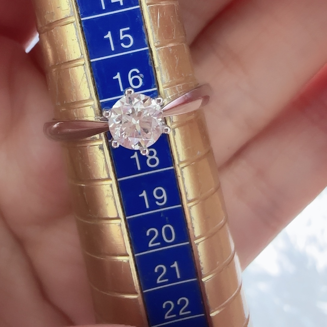 戒指/指环18K金镶嵌天然钻石