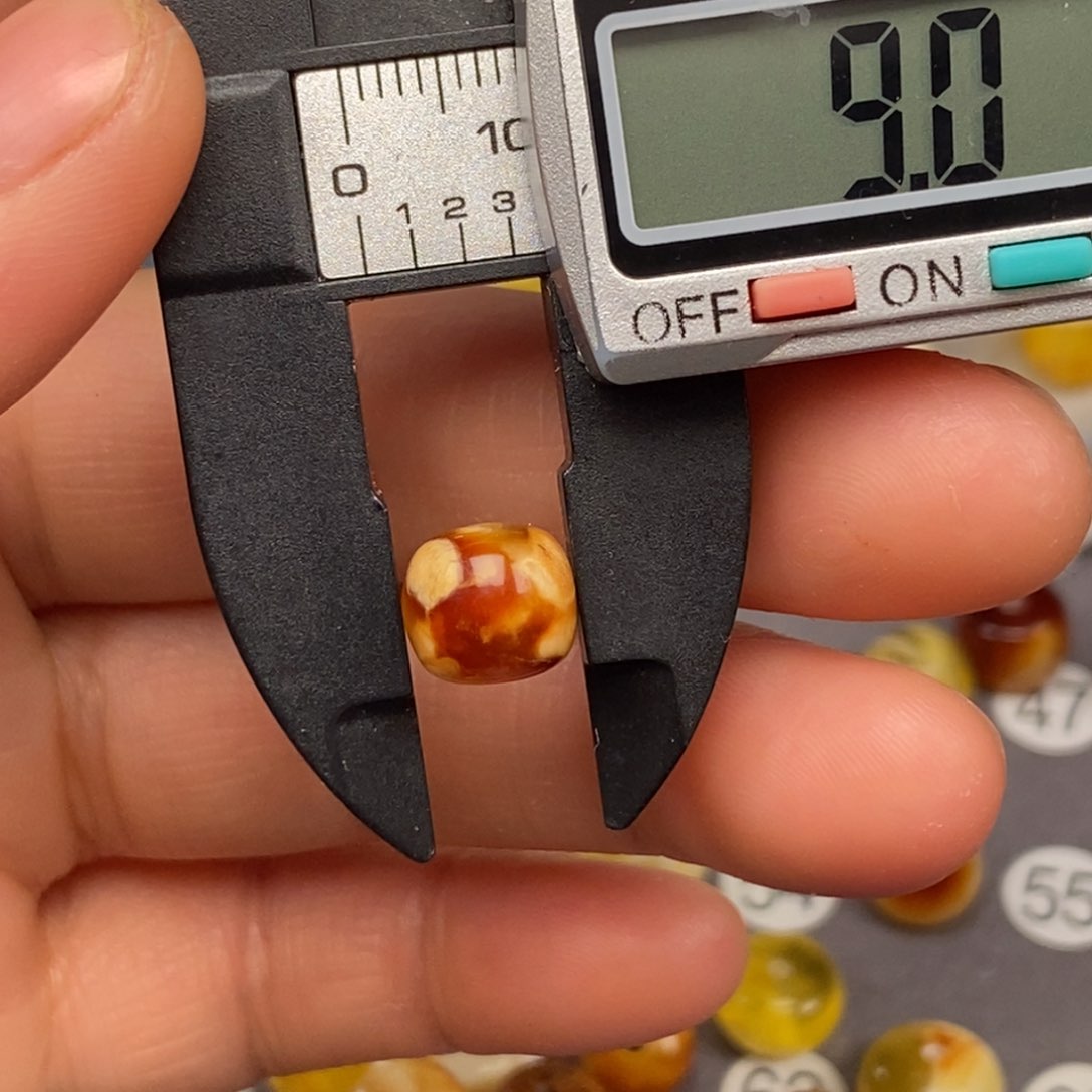 蜜蜡珠宝奇石未镶嵌