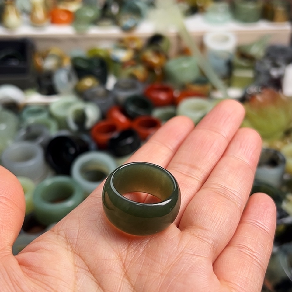 【闪购商品】未镶嵌蛇纹石玉戒指跃***宏