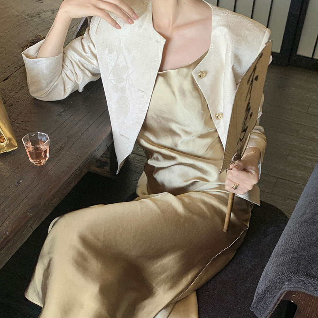 新款气质丝滑垂感缎面吊带连衣裙法式吊带裙子