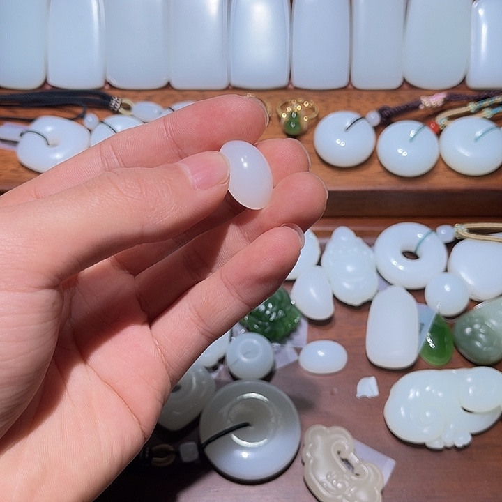 水***晶和田玉（糖玉）未镶嵌颈饰